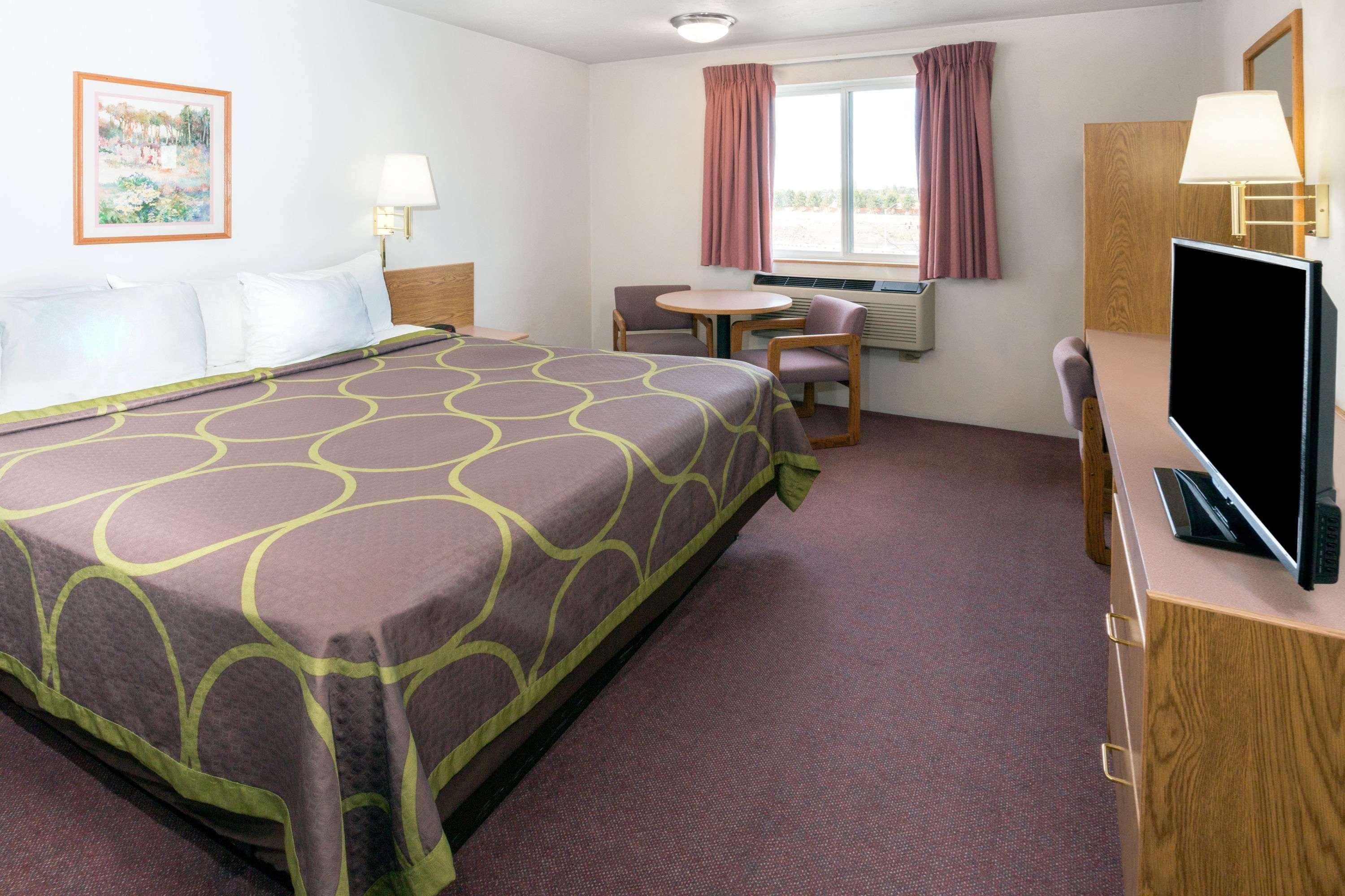 Hotel Super 8 By Wyndham Redmond