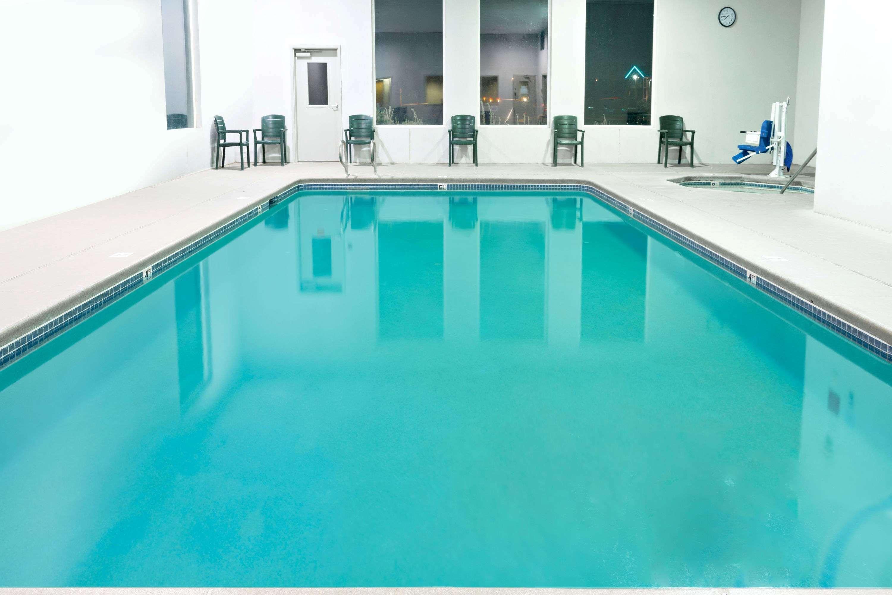 Super 8 By Wyndham Hotel 2*