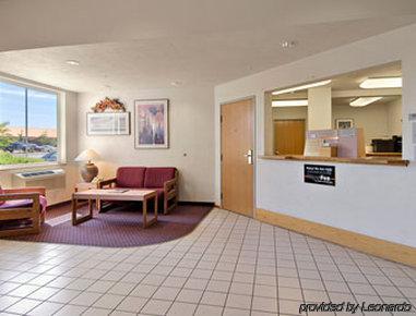 Super 8 By Wyndham Hotel Redmond