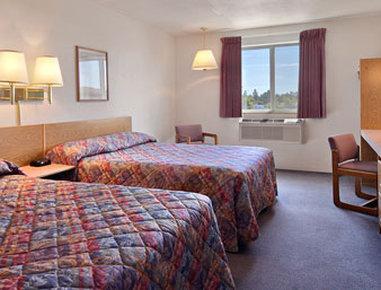 Super 8 By Wyndham Hotel 2*